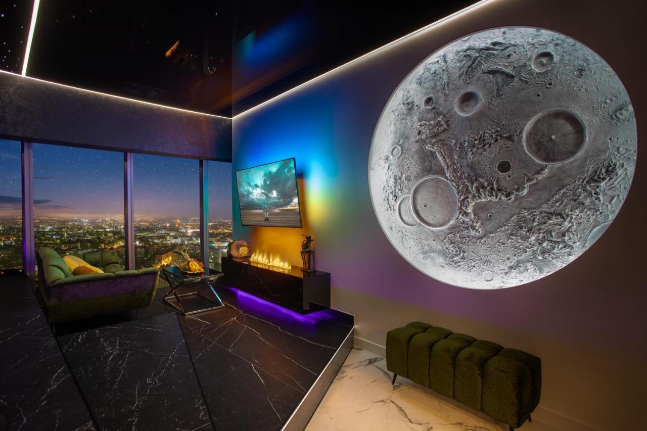 Sky Tower Z Jakuzzi Przy Oknie * Breslau