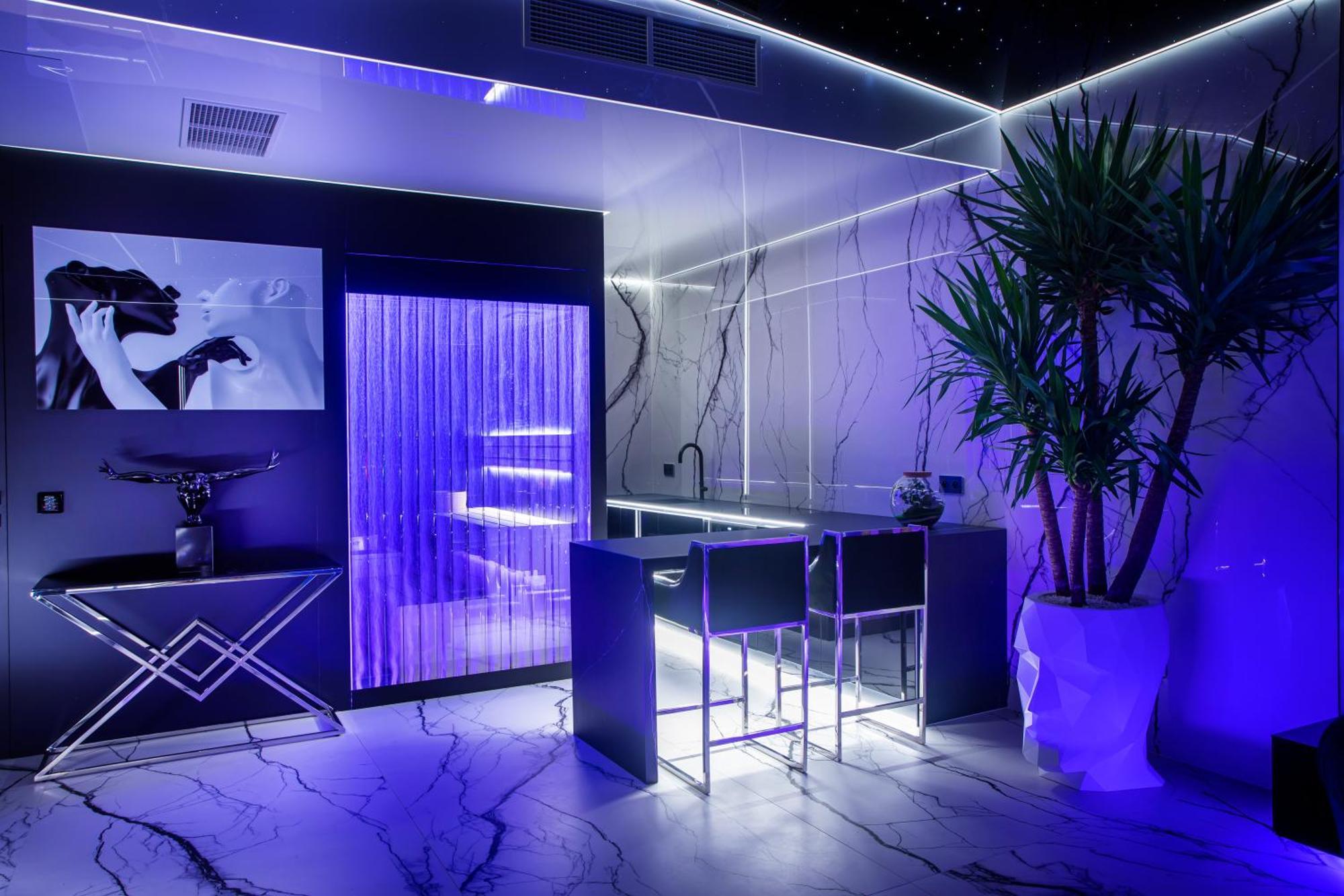 Sky Tower Z Jakuzzi Przy Oknie Apartment
