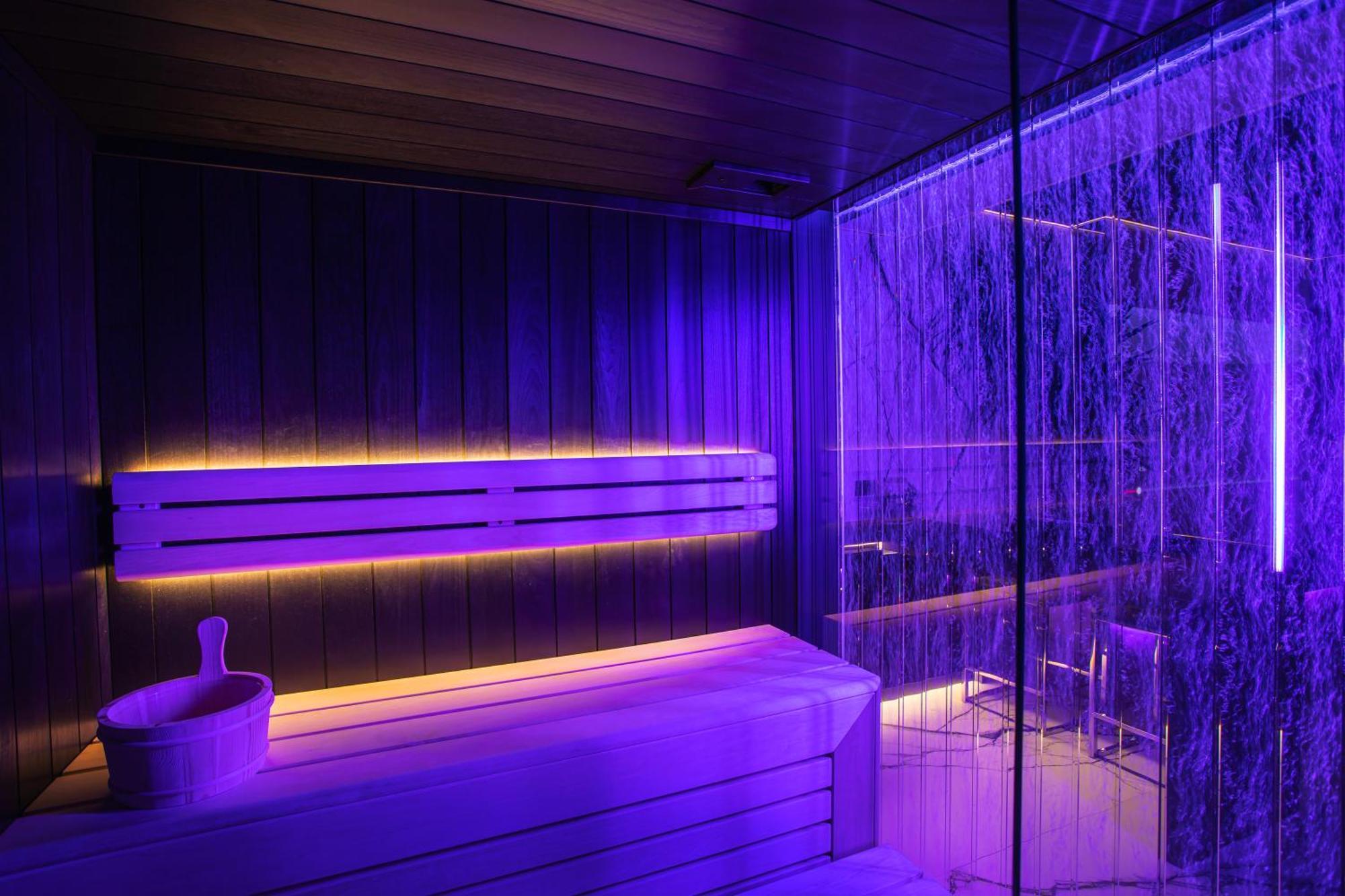 Apartment Sky Tower Z Jakuzzi Przy Oknie Breslau