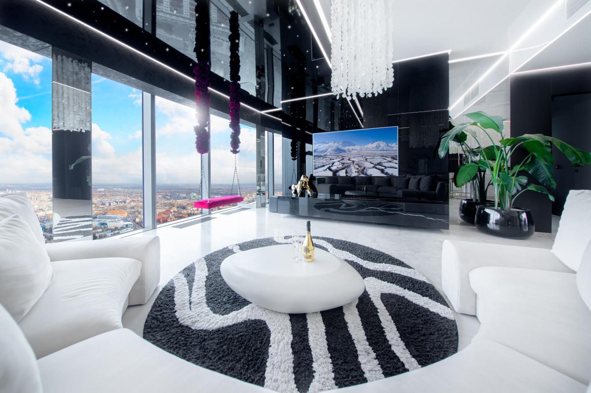 Sky Tower Z Jakuzzi Przy Oknie *