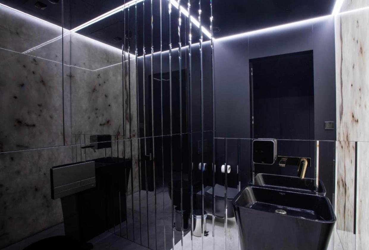 Sky Tower Z Jakuzzi Przy Oknie *