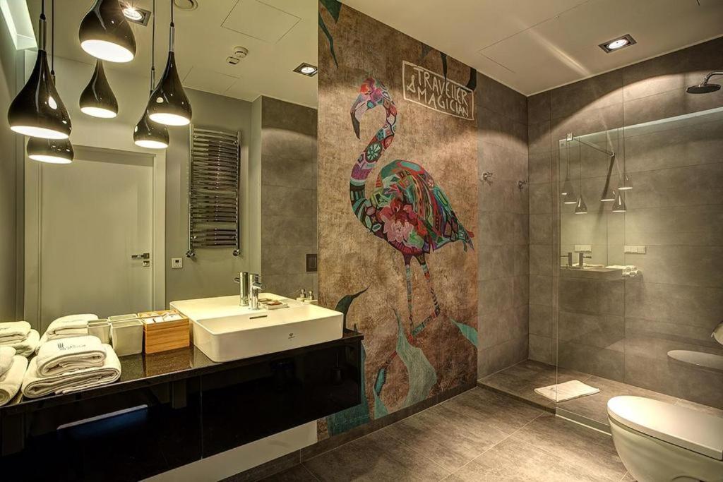 Sky Tower Z Jakuzzi Przy Oknie Breslau