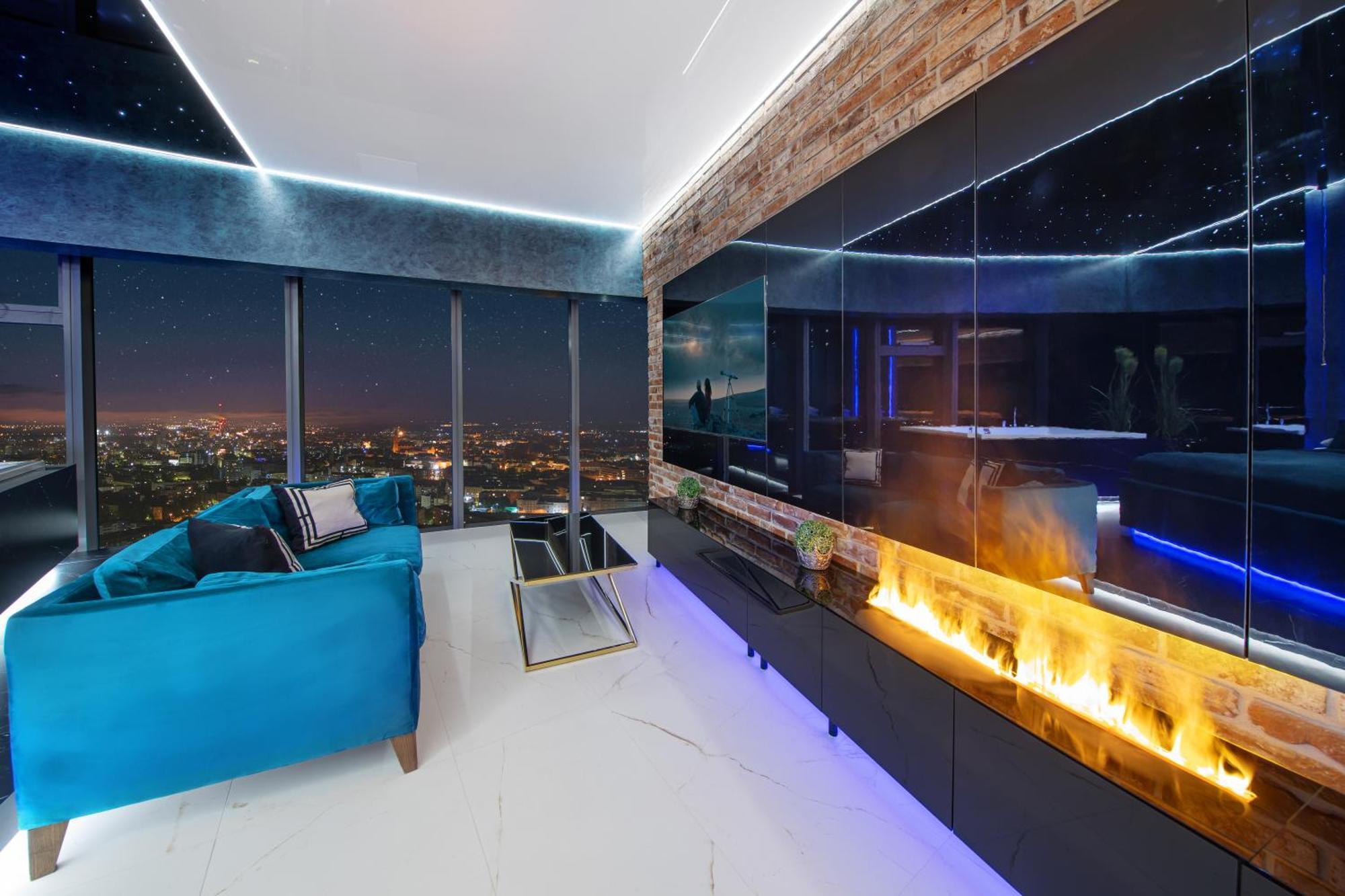Sky Tower Z Jakuzzi Przy Oknie Apartment